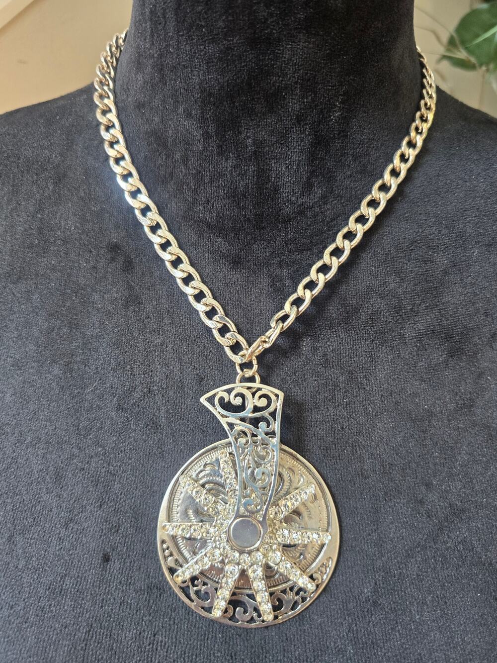 Silver Tone Medallion Pendant Necklace Filigree Round Statement Jewelry